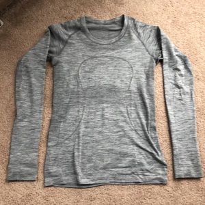 Lululemon Swiftly tech LS shirt. EUC